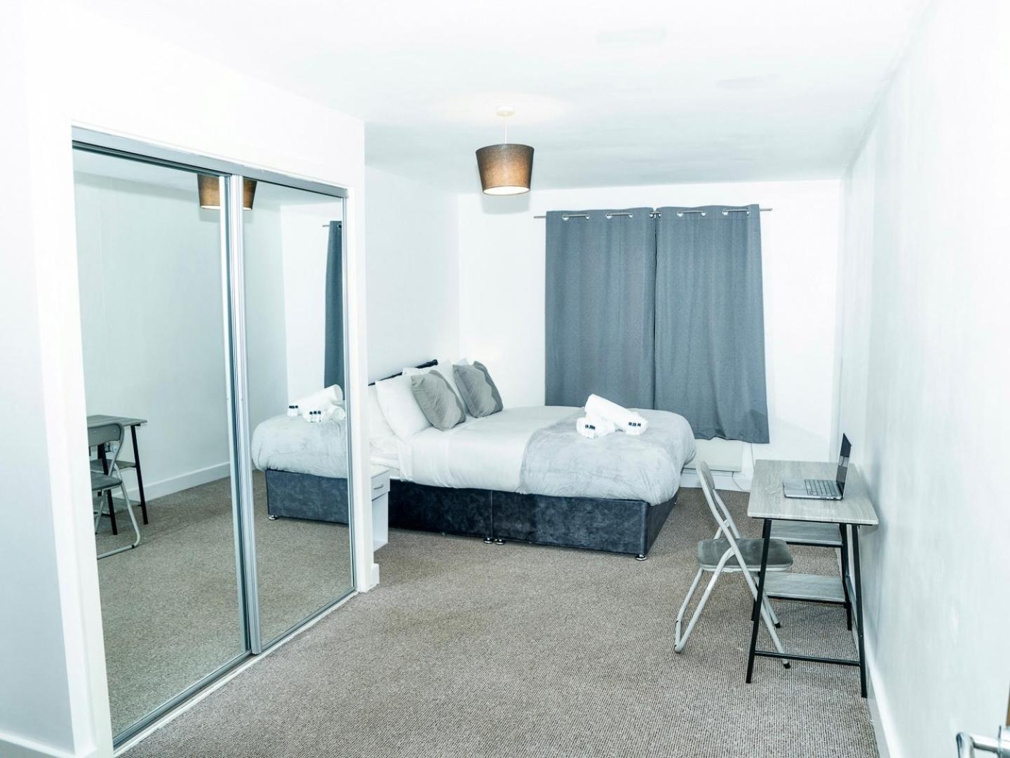 Apartment Casa Luxe 2 Bed Modern Centre Free Parking & Outdoor Patio *