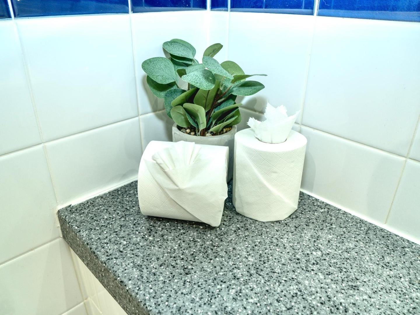 Casa Luxe 2 Bed Modern Centre Free Parking & Outdoor Patio Apartment *